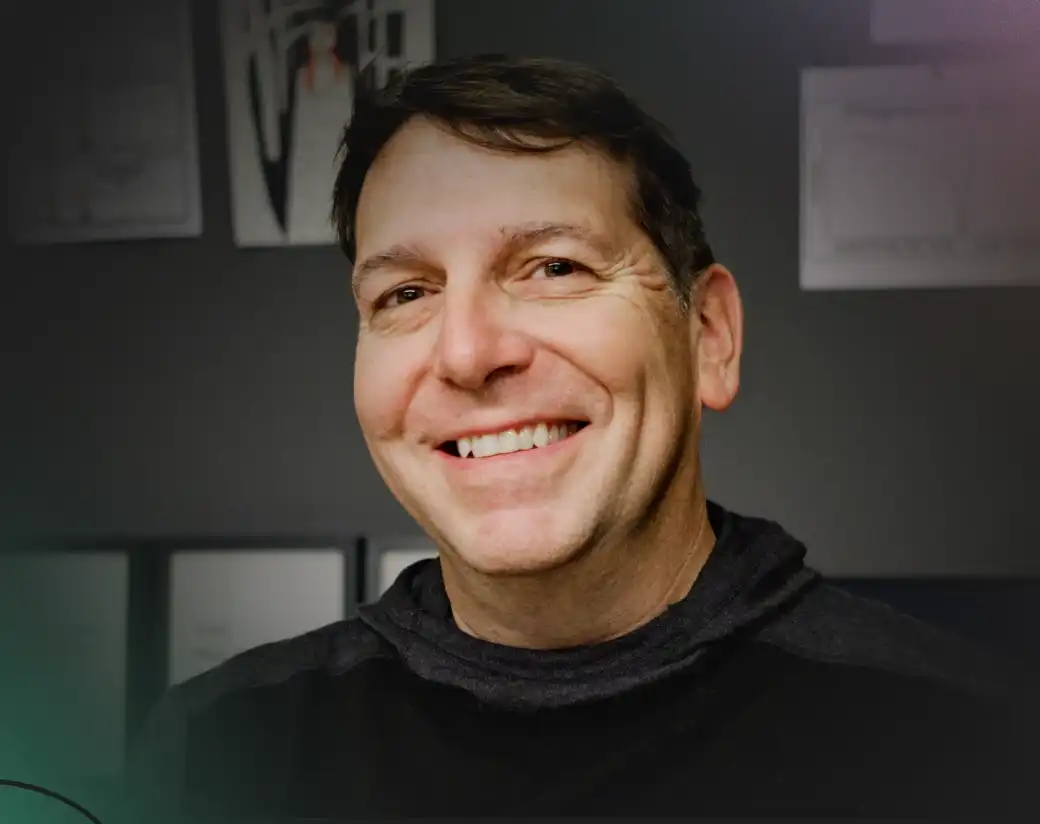 Hugo Comtois, associé.